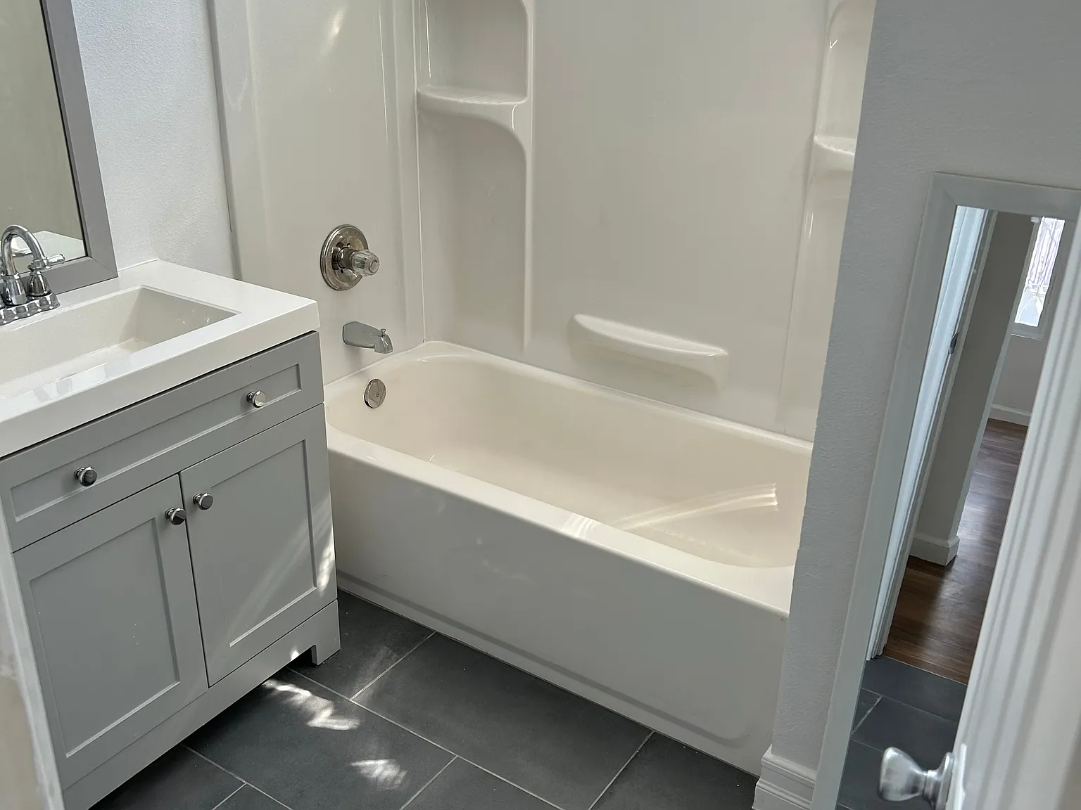 2 bed, 900 sqft, $2,995 — Photo 3