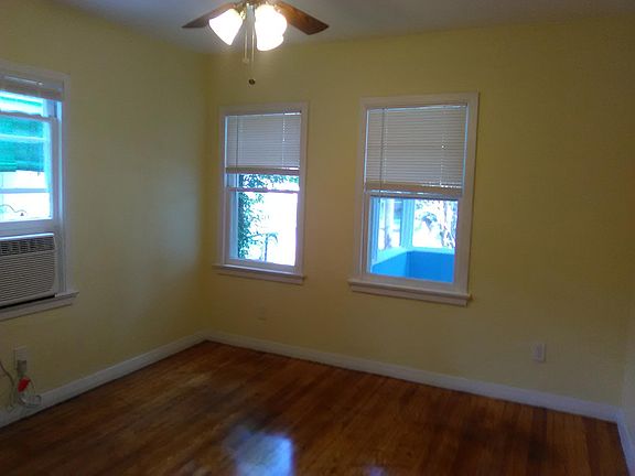 5th image of 133 Pierce Ave #A