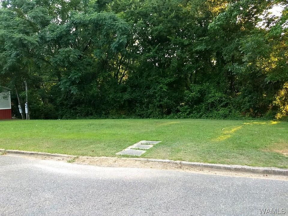 2nd image of 2610 35th Ave NE