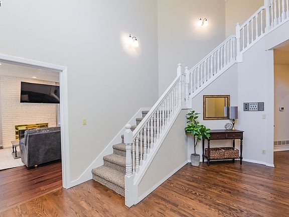 3rd image of 16121 NE San Rafael St