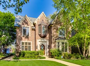 225 N Prospect Ave, Park Ridge, IL 60068