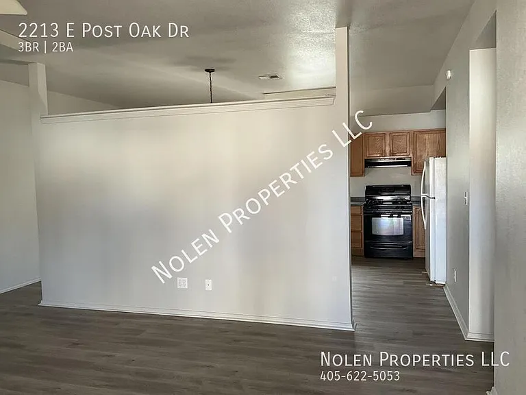 2213 E Post Oak Dr — Photo 4