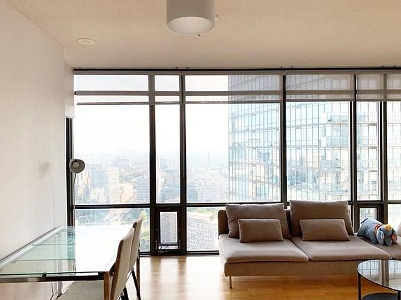 2nd image of 38 Grenville St #3502