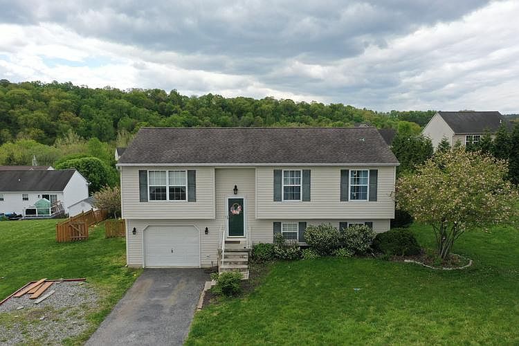 1st image of 155 Asbury Ct