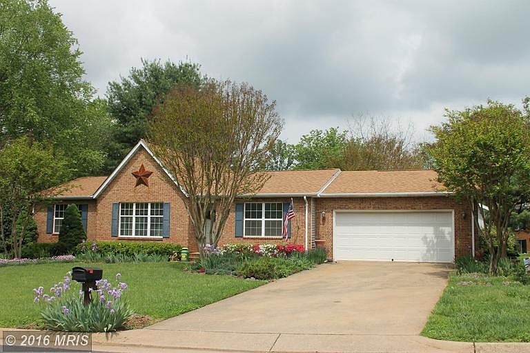 1st image of 2208 Maplewood Dr