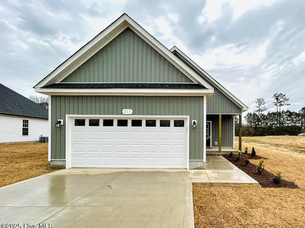 211 Deer Haven Drive, Richlands, NC 28574
