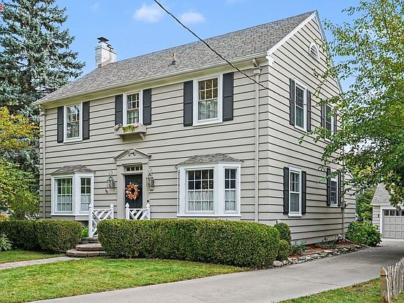 2nd image of 604 Park Ave