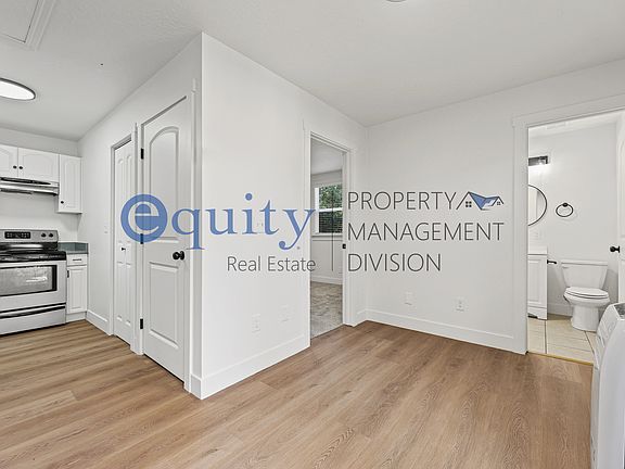 2nd image of 852 E Roosevelt Ave #B