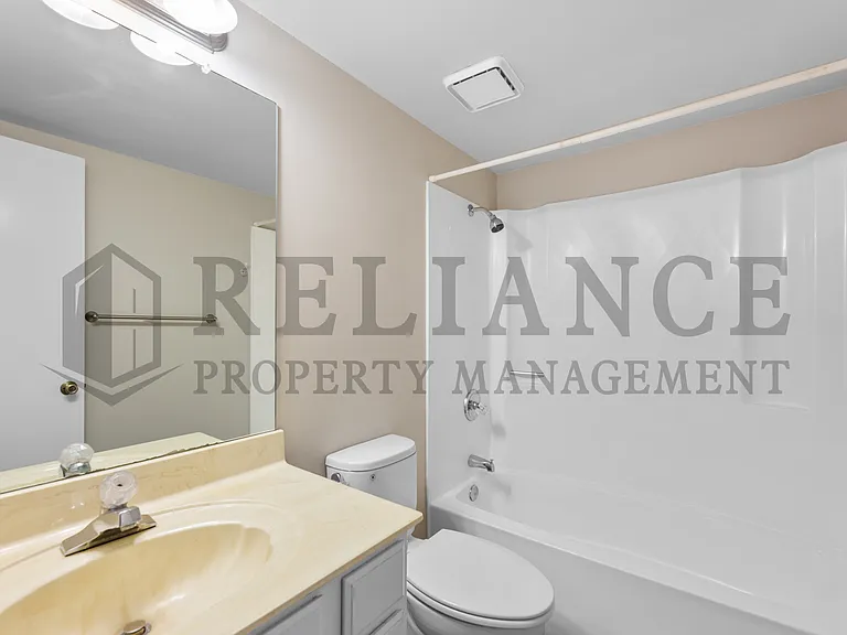 117 S Lark Ln — Photo 21