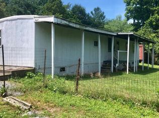 541 Burnside Dr, Falling Waters, WV 25419