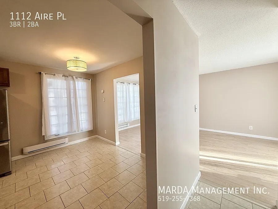 Spacious 3 Bed/2 Bath Home In Riverside + Hydro & Water! — Photo 3