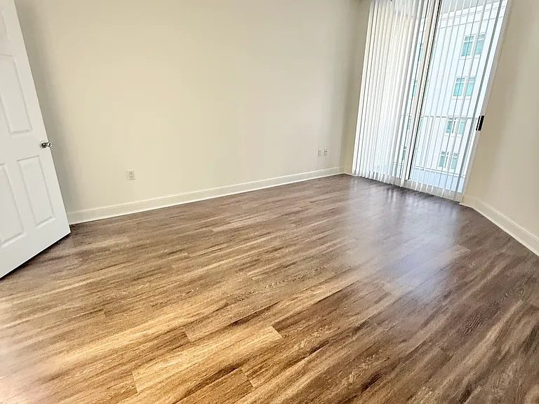 255 Evernia St #1011 — Photo 7