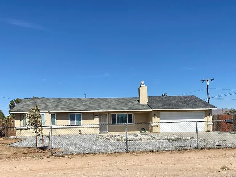 14555 Pawnee Rd — Photo 2