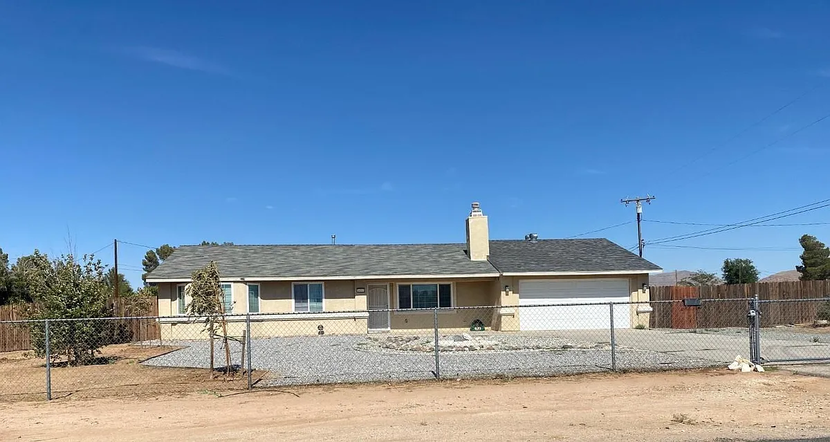 Building Photo - 14555 Pawnee Rd