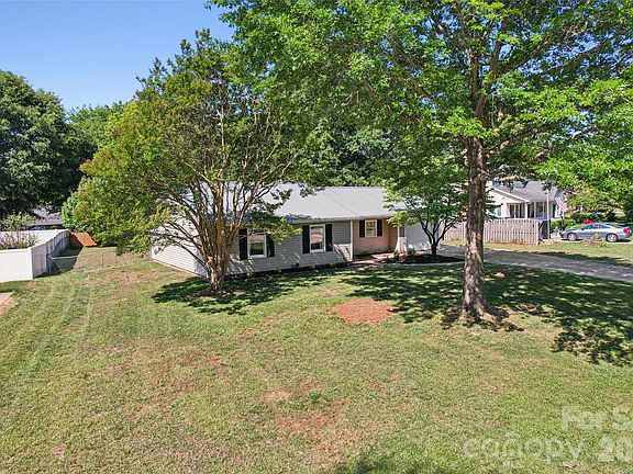 5th image of 4711 Misty Hill Ln