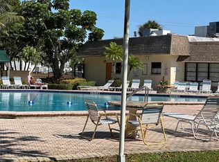 4000 NW 44th Ave APT 409, Lauderdale Lakes, FL 33319
