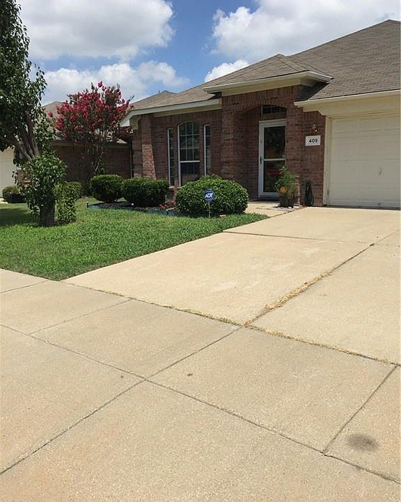 1st image of 409 Shadow Grass Ave