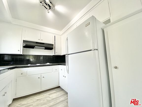 4th image of 118 W Buckthorn St Unit 3