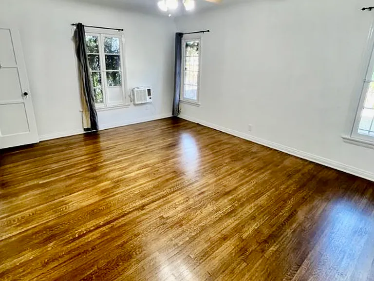 1452 S Sherbourne Dr — Photo 9