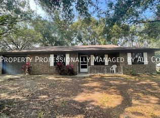 1202 Pine Ave, Frostproof, FL 33843