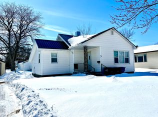 911 E 1st Ave, Mitchell, SD 57301
