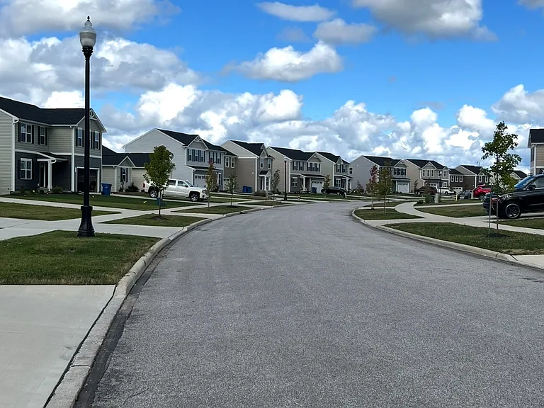 449 Regina Dr — Photo 10