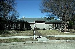 1st image of 7 Vista Cliff Pl