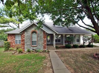 207 Tommye Ln, Tahlequah, OK 74464
