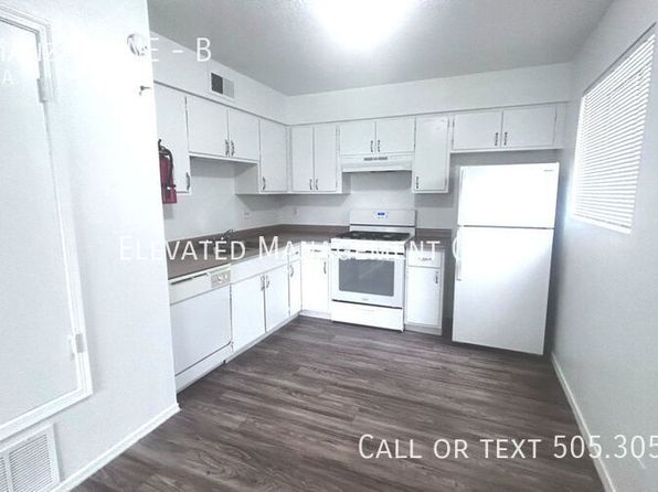 141 Manzano St NE #B