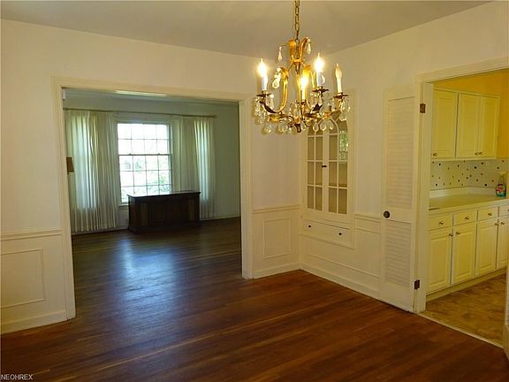 3rd image of 18328 Scottsdale Blvd
