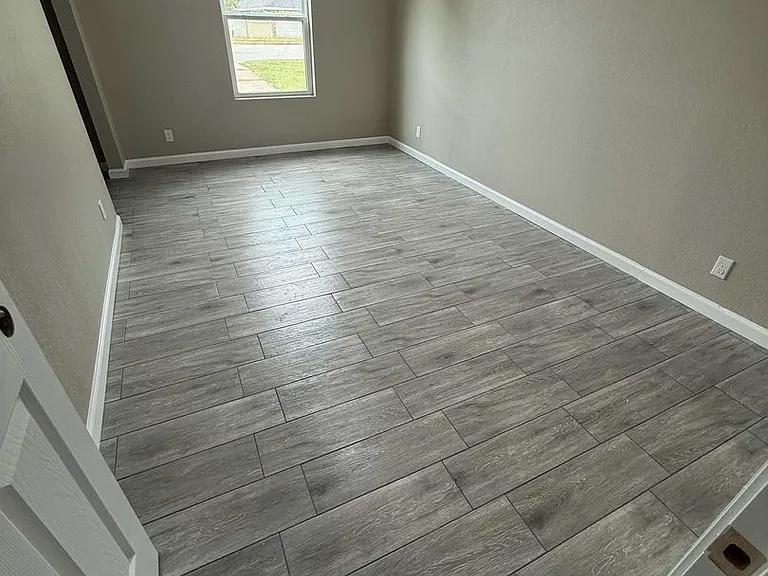 1204 Greenbriar Loop — Photo 8
