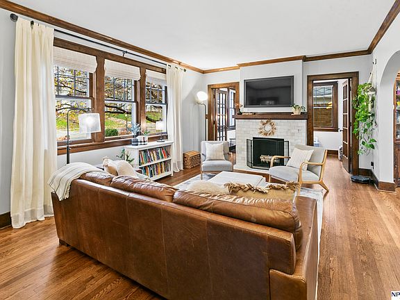 4th image of 308 S 52nd St