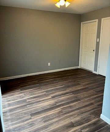 3rd image of 12517 Corona Ln