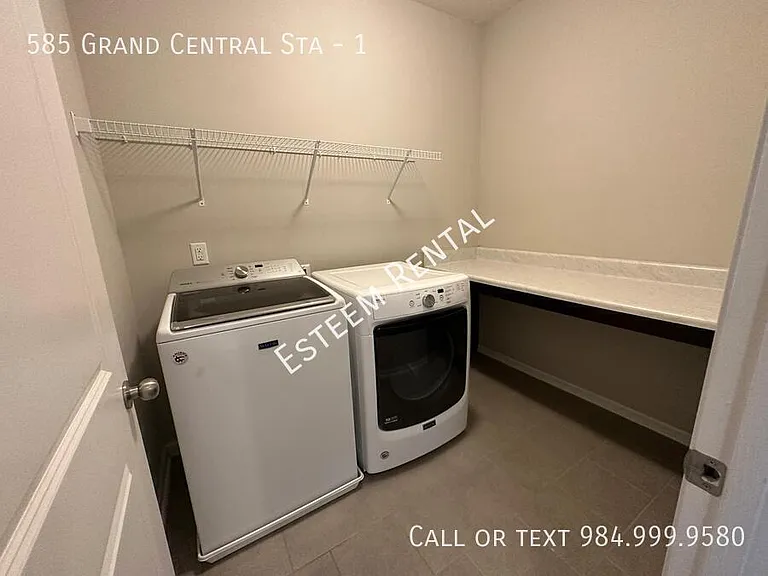 585 Grand Central Sta #1 — Photo 32