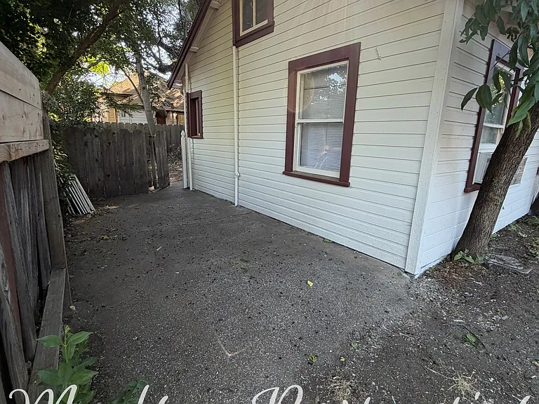 1326 Mulberry St #1/2 — Photo 11