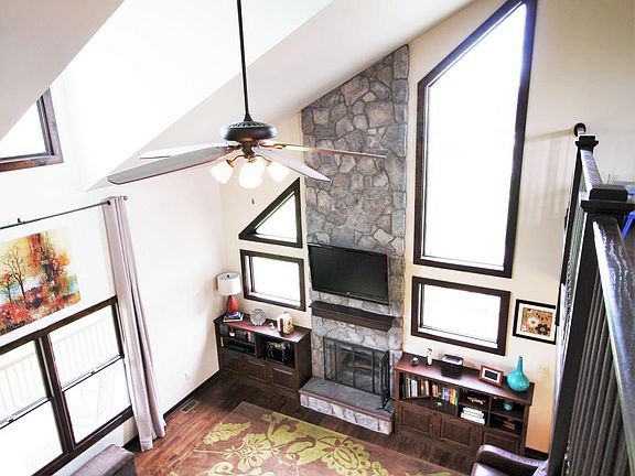 5th image of 220 Cuzick Ln