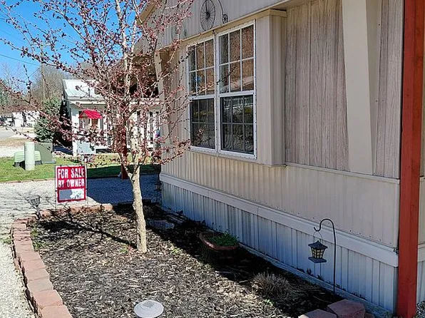 8302 Harbor Dr, Rogers, AR 72756