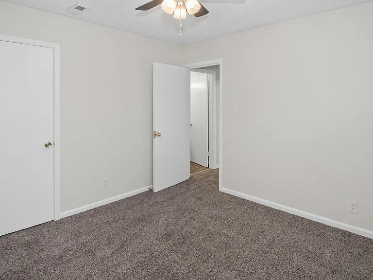 2514 Frankfort Ave #2 — Photo 4