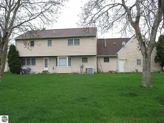 2nd image of 1306 E Preston Rd