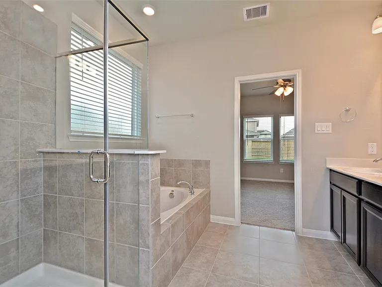 1015 Modesto Dr — Photo 20