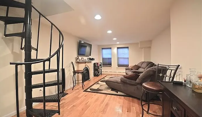 Rented by REAL New York | media 32
