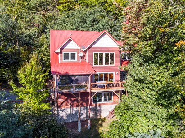 64 Field Mouse Ln, Maggie Valley, NC 28751