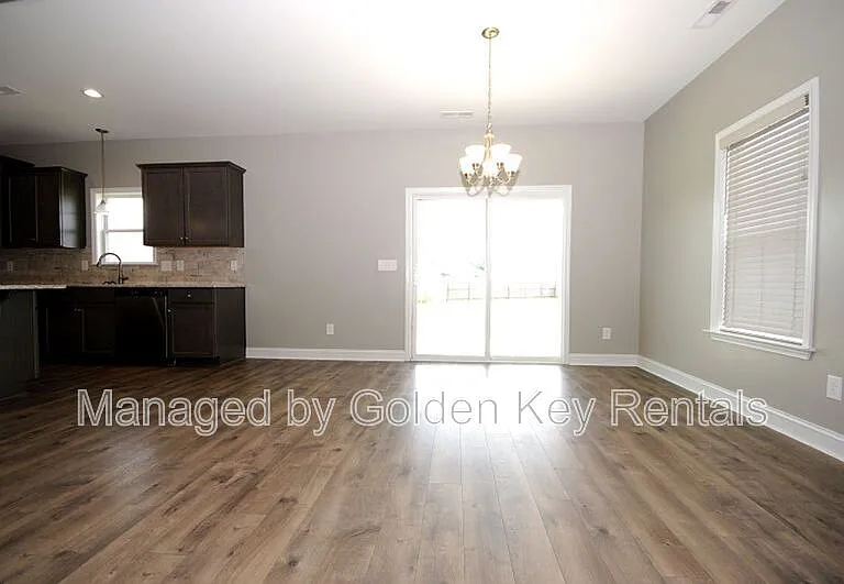 403 Willow Pond Dr — Photo 4
