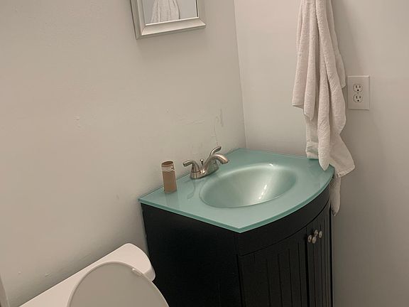 5th image of 920 NE 169th St APT 514