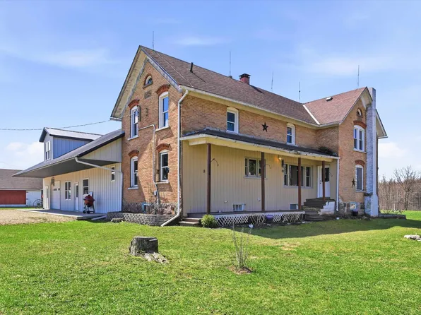 N8424 Nollenberg Rd, Manawa, WI 54949