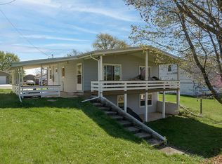 323 6th St N, Central City, IA 52214