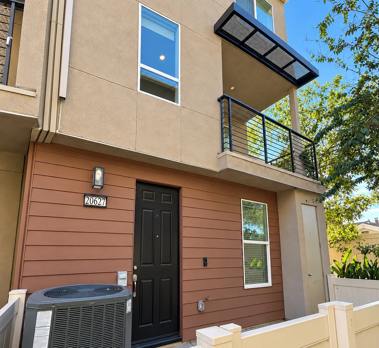 4 bed, 2031 sqft, $4,595 — Photo 1