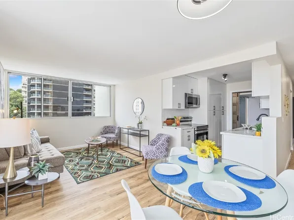 1069 Spencer St APT 1004, Honolulu, HI 96822