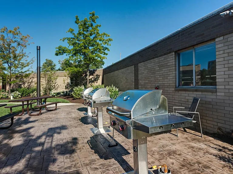 Sherri Park Apartments — Photo 7