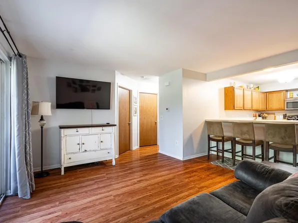 4821 Easy STREET #9, Hartland, WI 53029